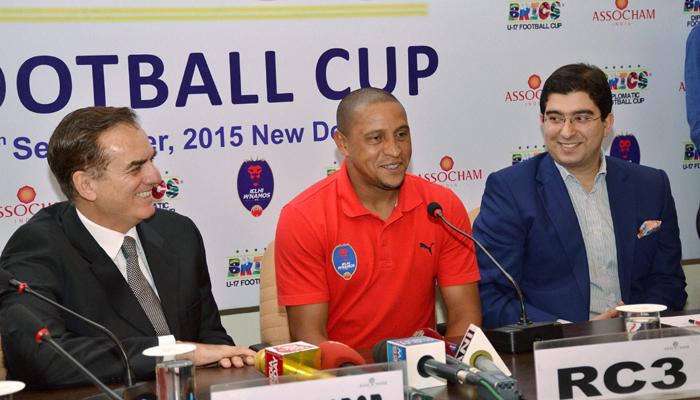 ISL 2015: Pressure will be on Chennaiyin, says Delhi Dynamos coach Roberto Carlos