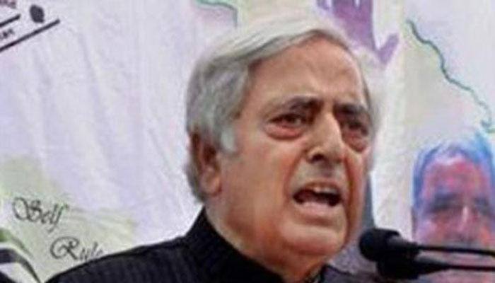 Pak flag hoisted on J&amp;K CM's ancestral home to protest killing of 3 Hizb militants