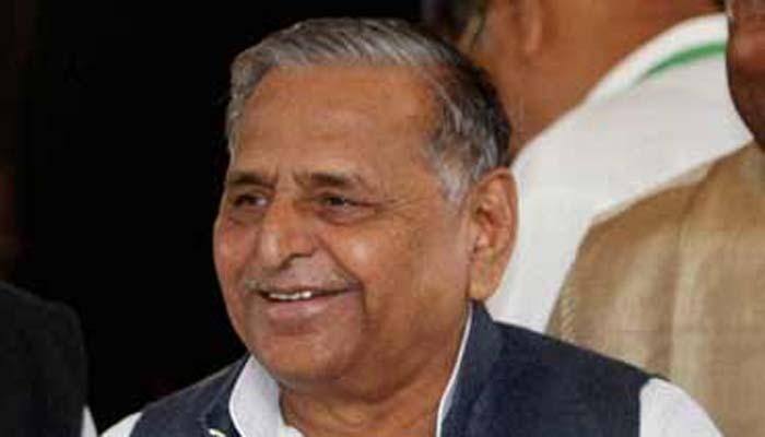 Mulayam defends Aamir Khan, says 'everyone has right to voice their opinion'