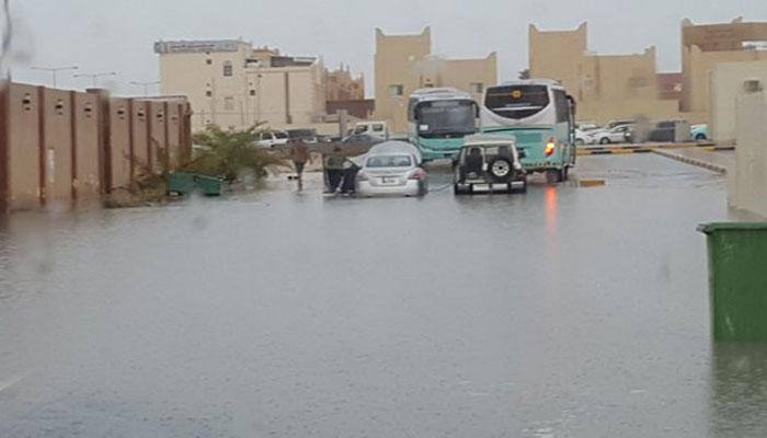 Flood in desert: Heavy downpour brings Qatar to standstill