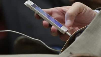 Bigger smartphone screens can change buying preferences: Study