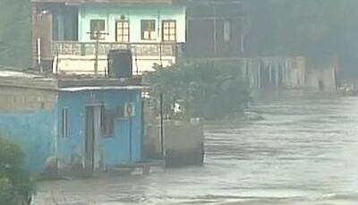 Chennai remains waterlogged, residential areas still submerged as Central team assesses flood damage 