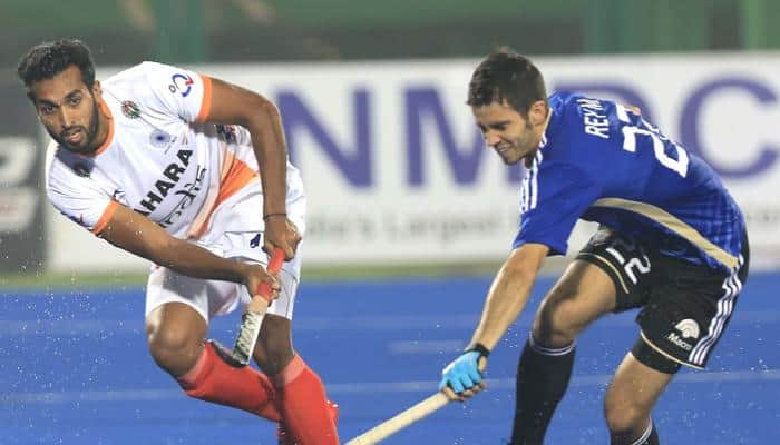 HWL 2015: Bus carrying Argentina&#039;s hockey team hit by stone, no one hurt