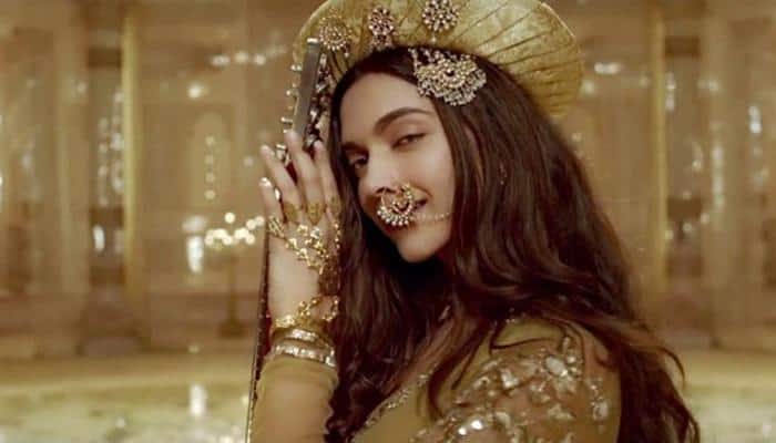 Wow! Deepika stuns as 'Mastani' in red!
