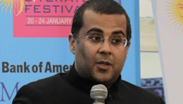 Delhi&#039;s odd-even number formula: Chetan Bhagat trolled by Kumar Vishwas on Twitter