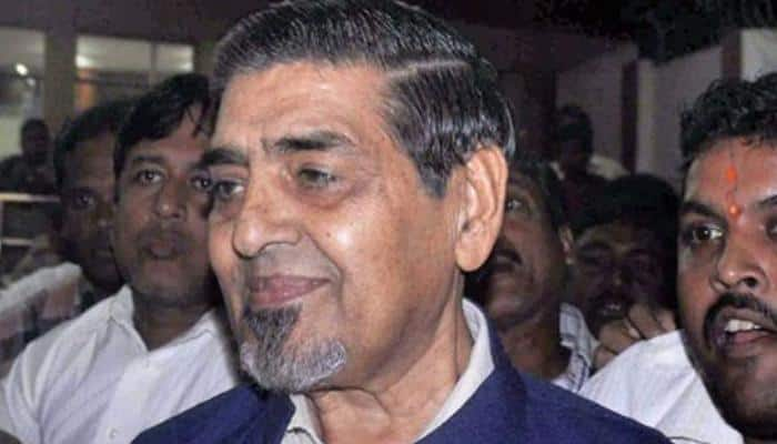 1984 riots-accused Jagdish Tytler attacked by Sikh youth in Delhi