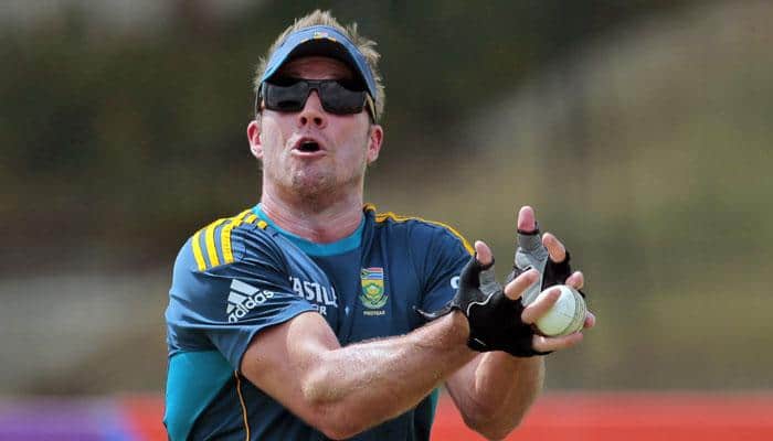 AB de Villiers to keep wickets in Tests against England