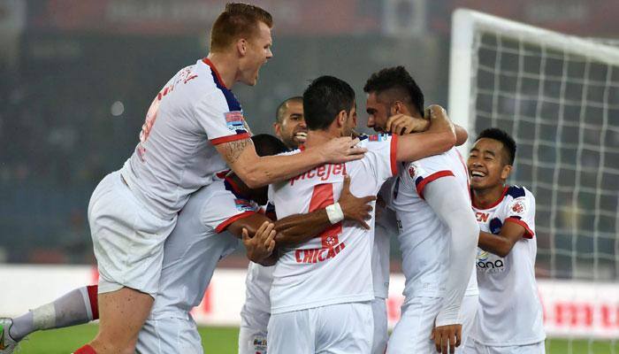 Robin Singh strike helps Delhi beat Goa in ISL semifinals 1st leg