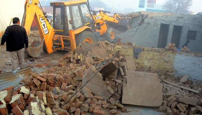 Demolition drive in Delhi&#039;s Shakurbasti allegedly leaves a child dead, thousands homeless in chilling cold​