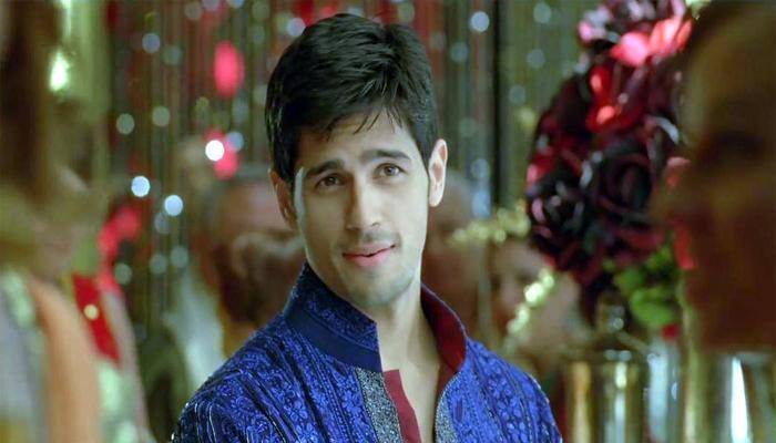 Sidharth Malhotra dons professor's avatar for his upcoming movie "Baar Baar Dekho"