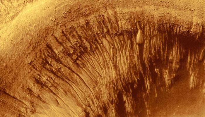 Martian gullies likely contain 'no water': Study