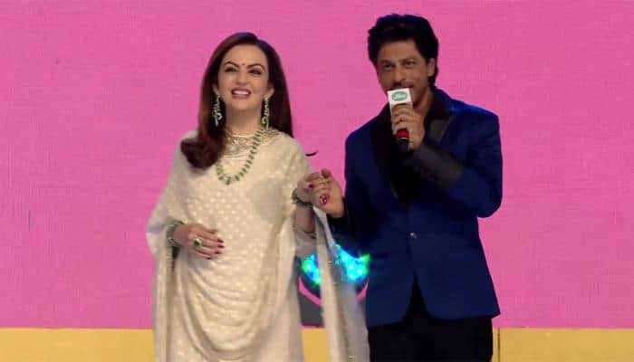 Watch: Shah Rukh Khan and Nita Ambani share dais at Reliance Jio event