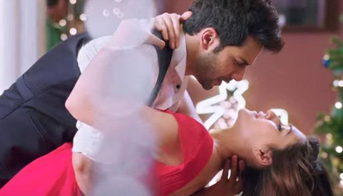 Watch: Varun Dhawan, Kriti Sanon's rocking chemistry in 'Premika' song from 'Dilwale'!