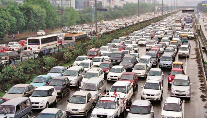 Why are women, two-wheelers exempted from odd-even formula, Delhi HC asks Kejriwal govt