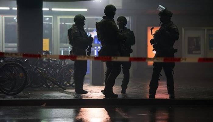 Germany hunts suspects linked to New Year `Islamic State terror plot`