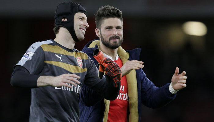 How polyglot Petr Cech helps in Arsenal's defensive success?