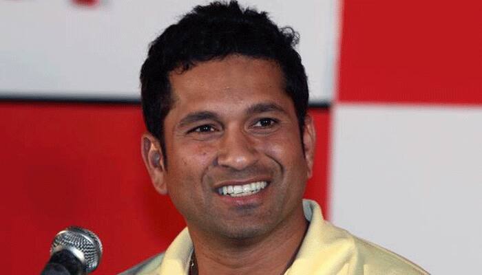 Welcome 2016: Sachin Tendulkar starts new year with &#039;young citizens of India&#039;