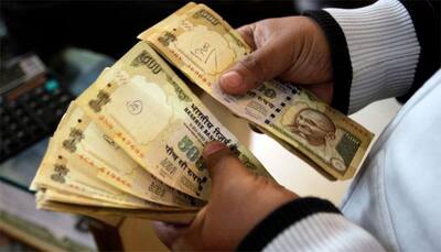 Rupee recovers by 15 paise against dollar in early trade