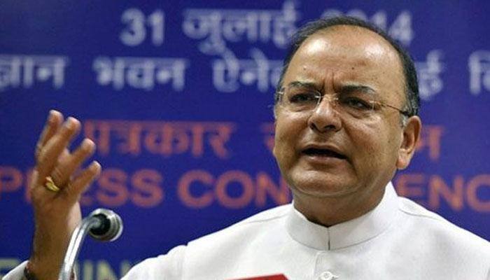 Panel meets Arun Jaitley to look into censor board&#039;s revamp 