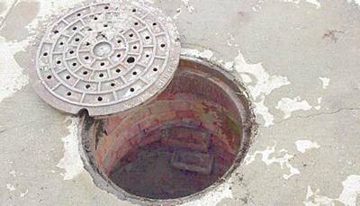 Man falls into manhole, sues BMC for Rs 1.5 crore