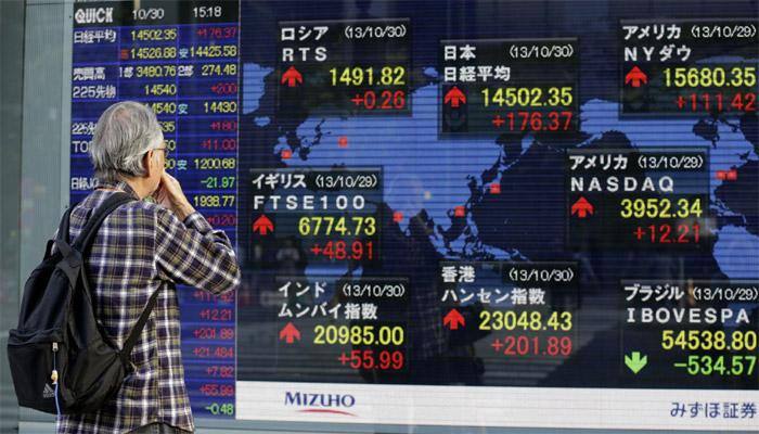 Asia shares hit 3-1/2-year lows as oil resumes fall