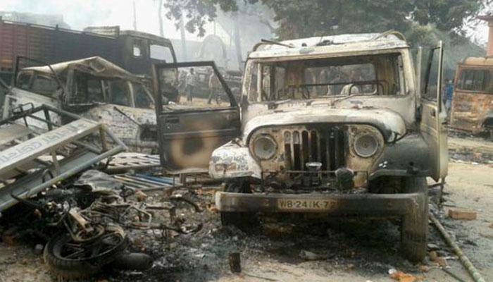 Malda violence: Bajrang Dal activists stage protest outside Banga Bhawan in Delhi