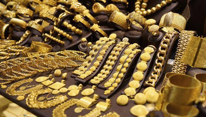 Ardh Kumbh: 'Golden Baba' shines bright, wears gold worth Rs 3 cr!