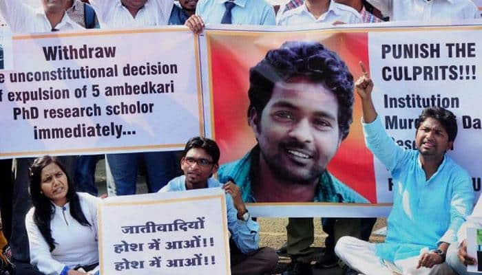 Dalit scholar&#039;s suicide: Rahul, Kejriwal attack Irani, Dattatreya; BJP rejects resignation demand