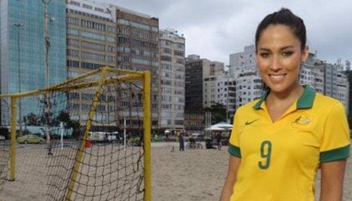 Mel McLaughlin refers to Mark Waugh as Damien Fleming, offers a drink apologetically