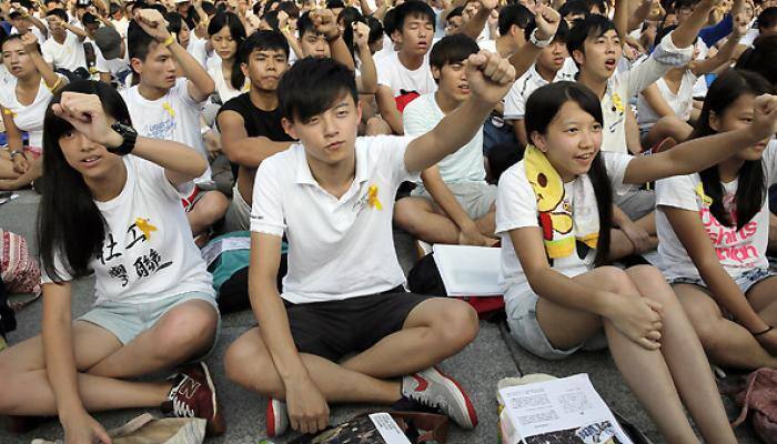 Hong Kong students skip classes to protest at `pro-Beijing` appointment