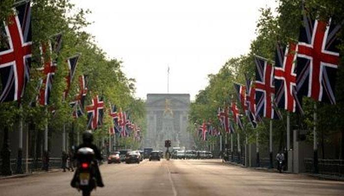 Now, you can take a virtual tour of Buckingham Palace!