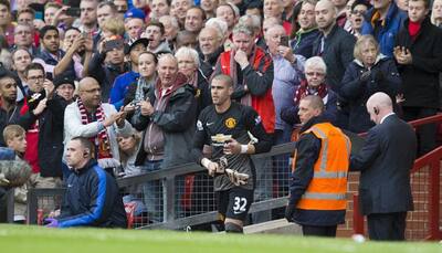 Out of bounds Victor Valdes set to leave Manchester United?