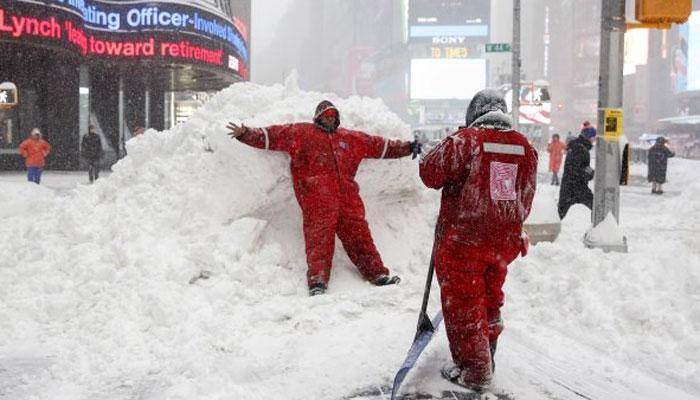 Deadly blizzard hits US east coast, at least nine killed