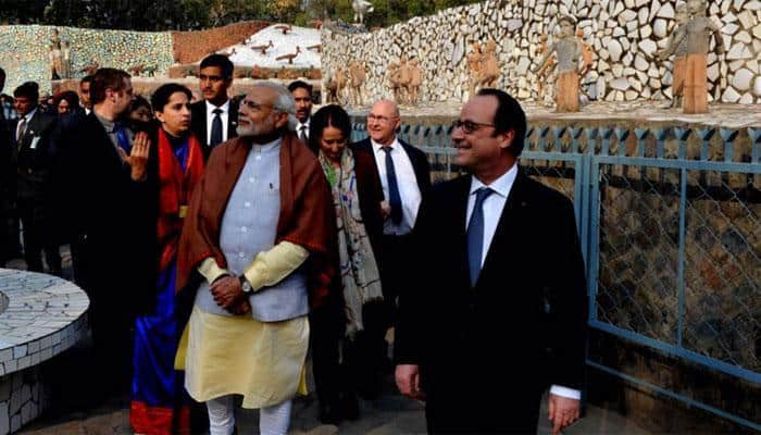 PM Modi, French Prez Hollande visit government museum, gallery in Chandigarh