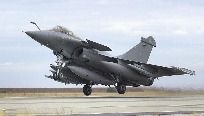 India, France sign MOU on Rafale deal, finances yet to be agreed