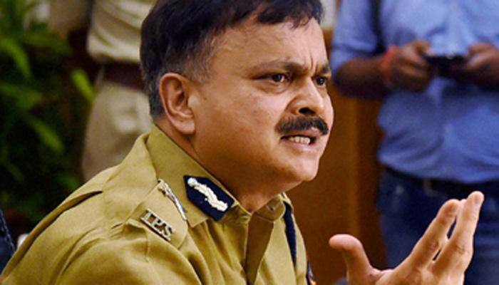 #HoshMeinAao: Mumbai top cop gets the salute for  'If you roll, we will weed you out' tweet 