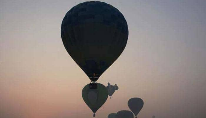 Balloon spotted near Delhi&#039;s IGI airport, triggers security alert