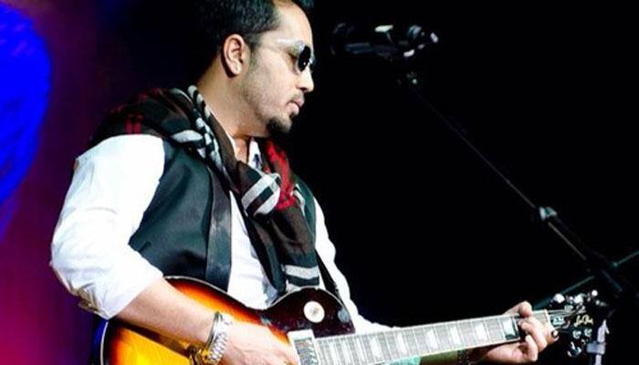 Mika Singh all set to rock 'Comedy Nights Live' replacing Navjot Singh Sidhu
