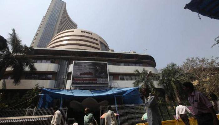 Sensex slips ahead of RBI policy meet; banks stock weigh