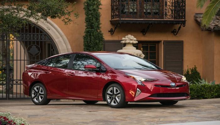 Can't miss! Toyota uses 7 sumo wrestlers to explain safety systems in 2016 Toyota Prius Can't miss! Toyota uses 7 sumo wrestlers to explain safety systems in 2016 Toyota Prius