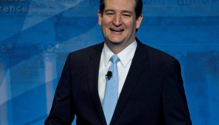 Donald Trump falters, Clinton pushed in Iowa, first US presidential vote