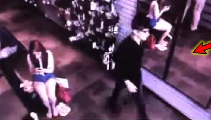 Real-life vampire! This man doesn't have reflection on mirror – Watch