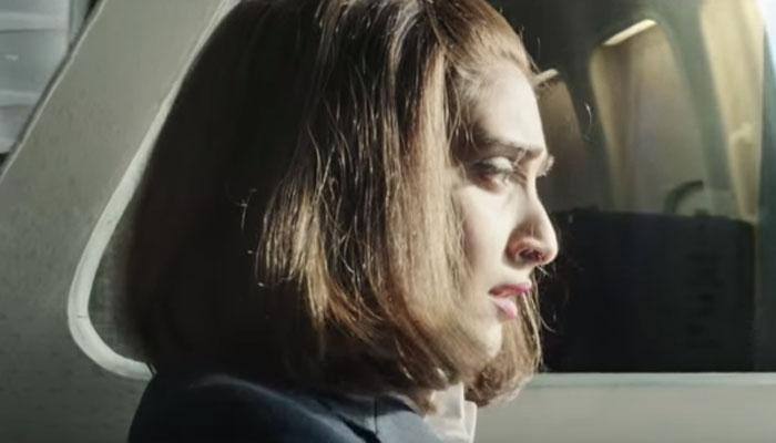 &#039;Neerja&#039;: Sonam Kapoor in &#039;Aankhen Milayenge Darr Se&#039; will stir you—Watch video!