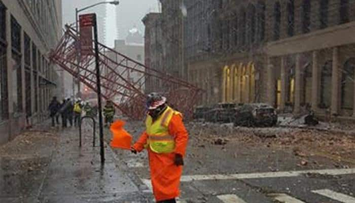 Construction crane collapses in downtown Manhattan; one dead, 2 seriously hurt