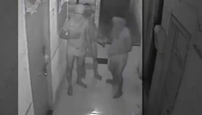 &#039;Chaddi Baniyan&#039; gang busted in Mumbai, attempted robbery caught on camera – Viral video