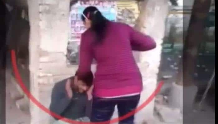 Angry over persistent eve-teasing, UP sisters thrash vendor, drags him to police station -WATCH
