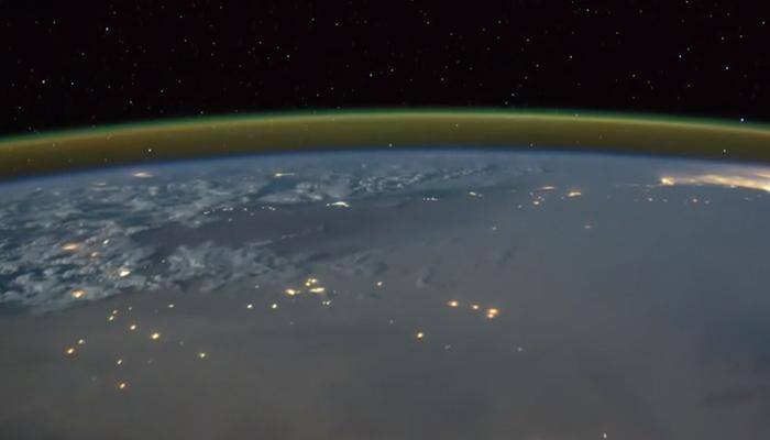 Tim Peake&#039;s amazing footage shows lightning striking Earth - Watch