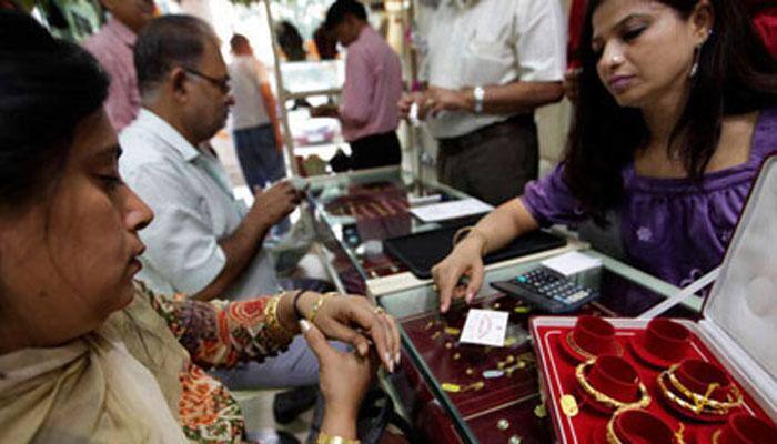 Gold price slips from 21-month high, plunges by Rs 600 to Rs 29,050 per 10 gms