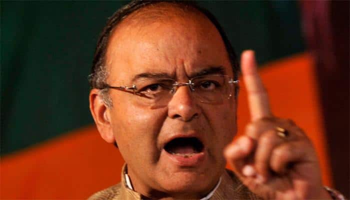 At present India has a Government where PM has the last word: Jaitley to Manmohan Singh