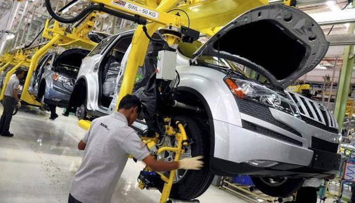 M&amp;M to invest Rs 8,000 crore on automotive plants in Maharashtra